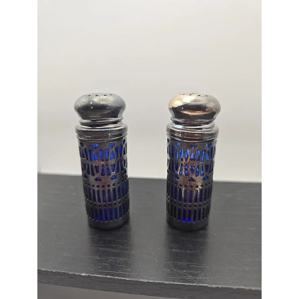 Vintage Silver Plated COBALT BLUE‎ Glass Salt & Pepper Shakers Heart Cuts